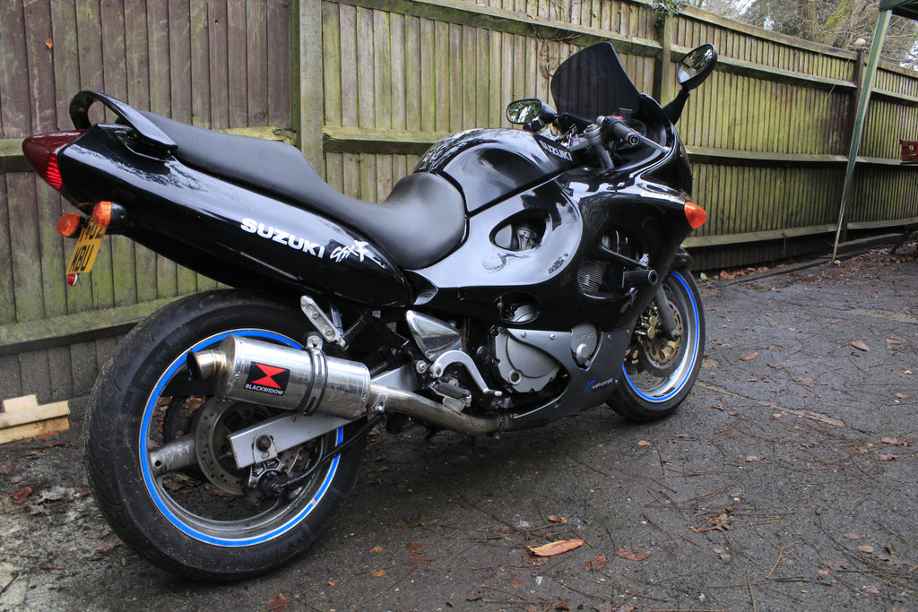 SUZUKI GSX 600F - 1999 - full bike breaking for spares - all parts available - 28/12/17
