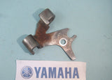 YAMAHA FZS 600 FRAZER CARBURETTOR THROTTLE CABLE BRACKET 1988 - 2003